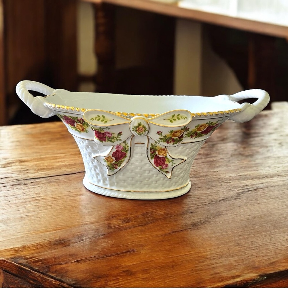 Royal Albert Old Country Roses Basket Weave Bowl